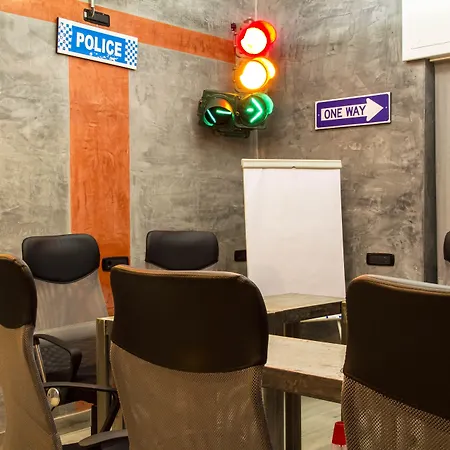 Alojamento de Acomodação e Pequeno-almoço B2in & Office 4*