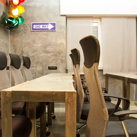 Alojamento de Acomodação e Pequeno-almoço B2in & Office
