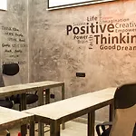 B2in & Office Alojamento de Acomodação e Pequeno-almoço 4*